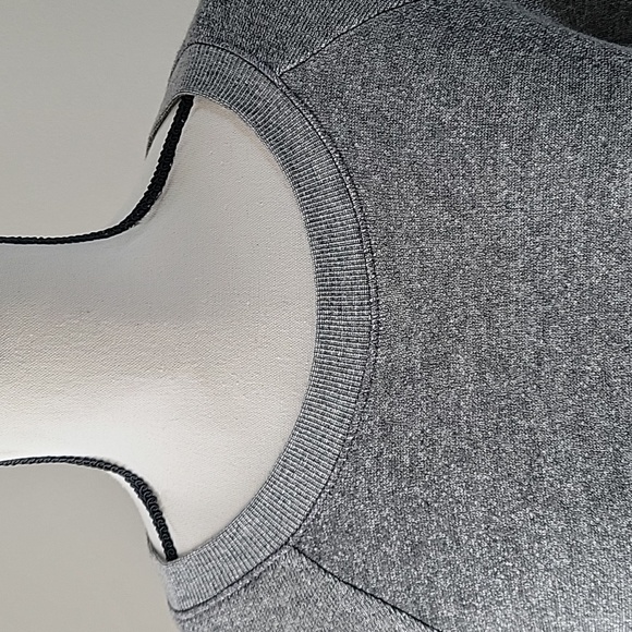 Le Superb Gray Sweatshirt Crewneck Feather Trim Long Sleeves Women Sz Small - Picture 4 of 12